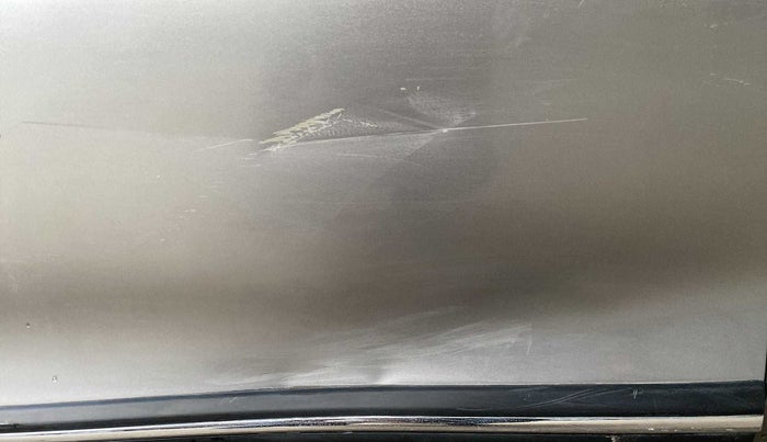 2021 Maruti Baleno ALPHA PETROL 1.2, Petrol, Manual, 32,183 km, Front passenger door - Minor scratches