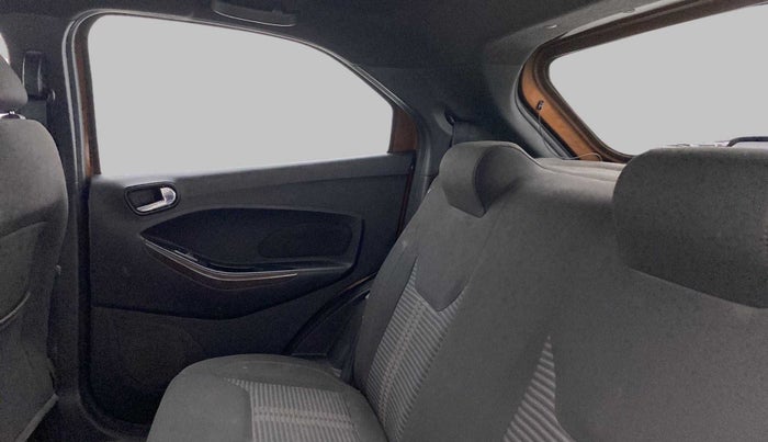 2018 Ford FREESTYLE TITANIUM 1.5 DIESEL, Diesel, Manual, 51,291 km, Right Side Rear Door Cabin