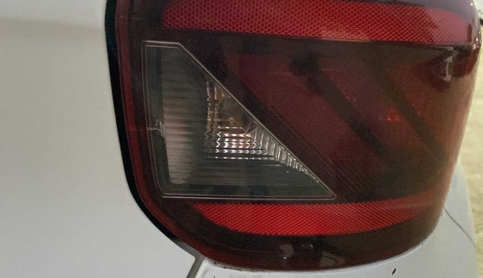 2021 Hyundai VENUE S 1.0 TURBO IMT, Petrol, Manual, 40,565 km, Right tail light - Minor damage