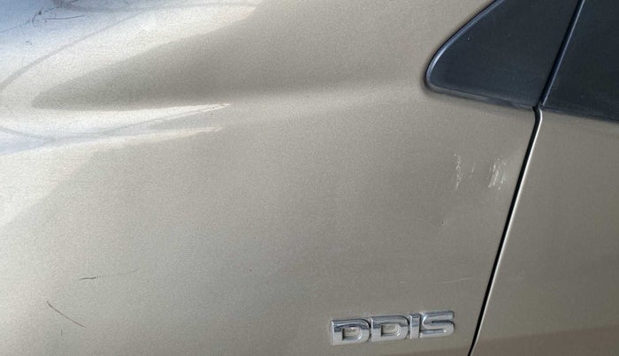 2012 Maruti Ertiga VDI, Diesel, Manual, 1,00,330 km, Left fender - Minor scratches