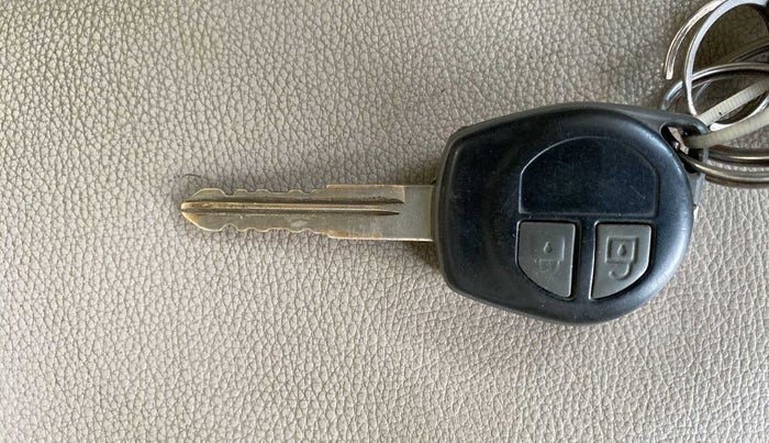2012 Maruti Ertiga VDI, Diesel, Manual, 1,00,330 km, Lock system - Remote key minor damage