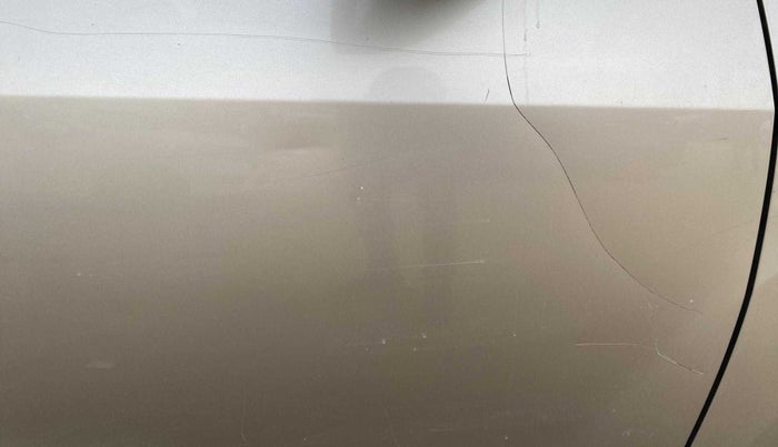 2012 Maruti Ertiga VDI, Diesel, Manual, 1,00,330 km, Driver-side door - Minor scratches