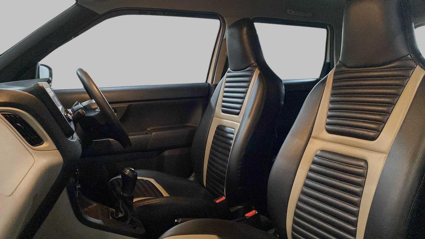 2019 Maruti New Wagon-R VXI 1.2, Petrol, Manual, 38,514 km, Right Side Front Door Cabin