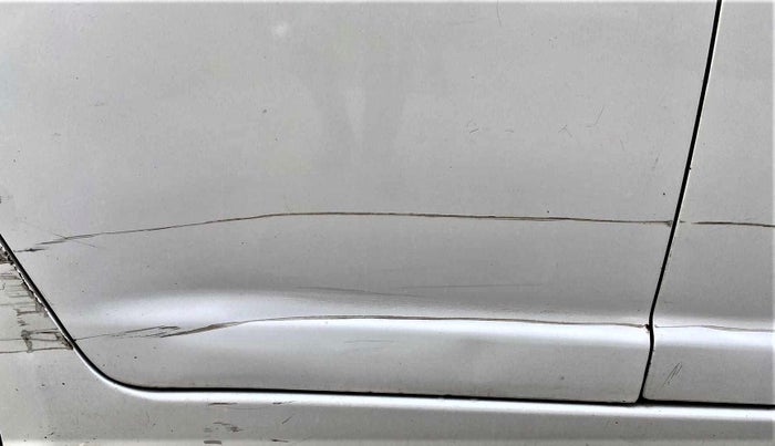 2011 Maruti Swift VDI, Diesel, Manual, 87,743 km, Right rear door - Minor scratches