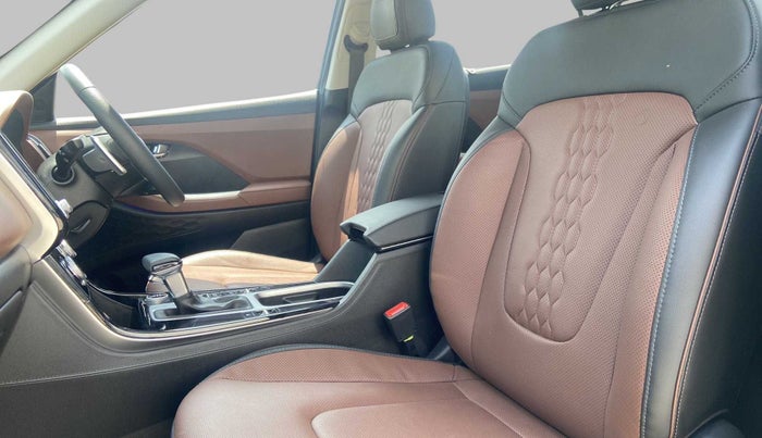 2022 Hyundai ALCAZAR 1.5 SIGNATURE (O) AT 7STR, Diesel, Automatic, 3,755 km, Right Side Front Door Cabin