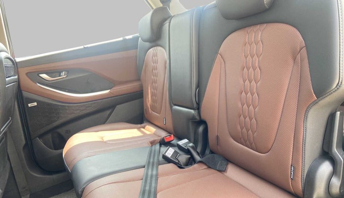 2022 Hyundai ALCAZAR 1.5 SIGNATURE (O) AT 7STR, Diesel, Automatic, 3,755 km, Right Side Rear Door Cabin