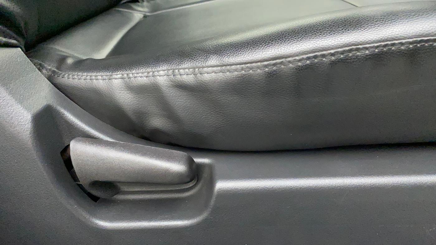 2013 Maruti Wagon R 1.0 VXI, Petrol, Manual, 45,985 km, Driver Side Adjustment Panel