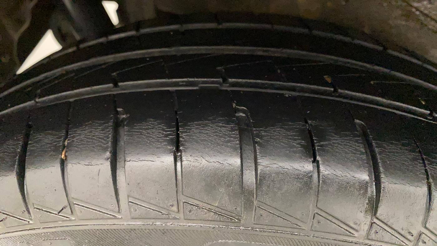 2013 Maruti Wagon R 1.0 VXI, Petrol, Manual, 45,985 km, Right Rear Tyre Tread