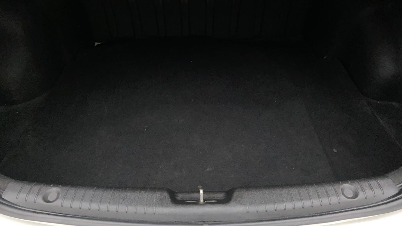 2016 Hyundai Verna 1.6 CRDI S, Diesel, Manual, 65,104 km, Boot Inside