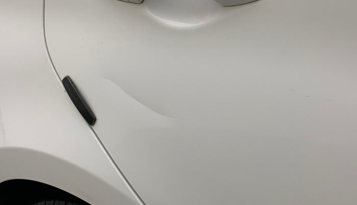2016 Hyundai Verna 1.6 CRDI S, Diesel, Manual, 65,104 km, Right rear door - Slightly dented
