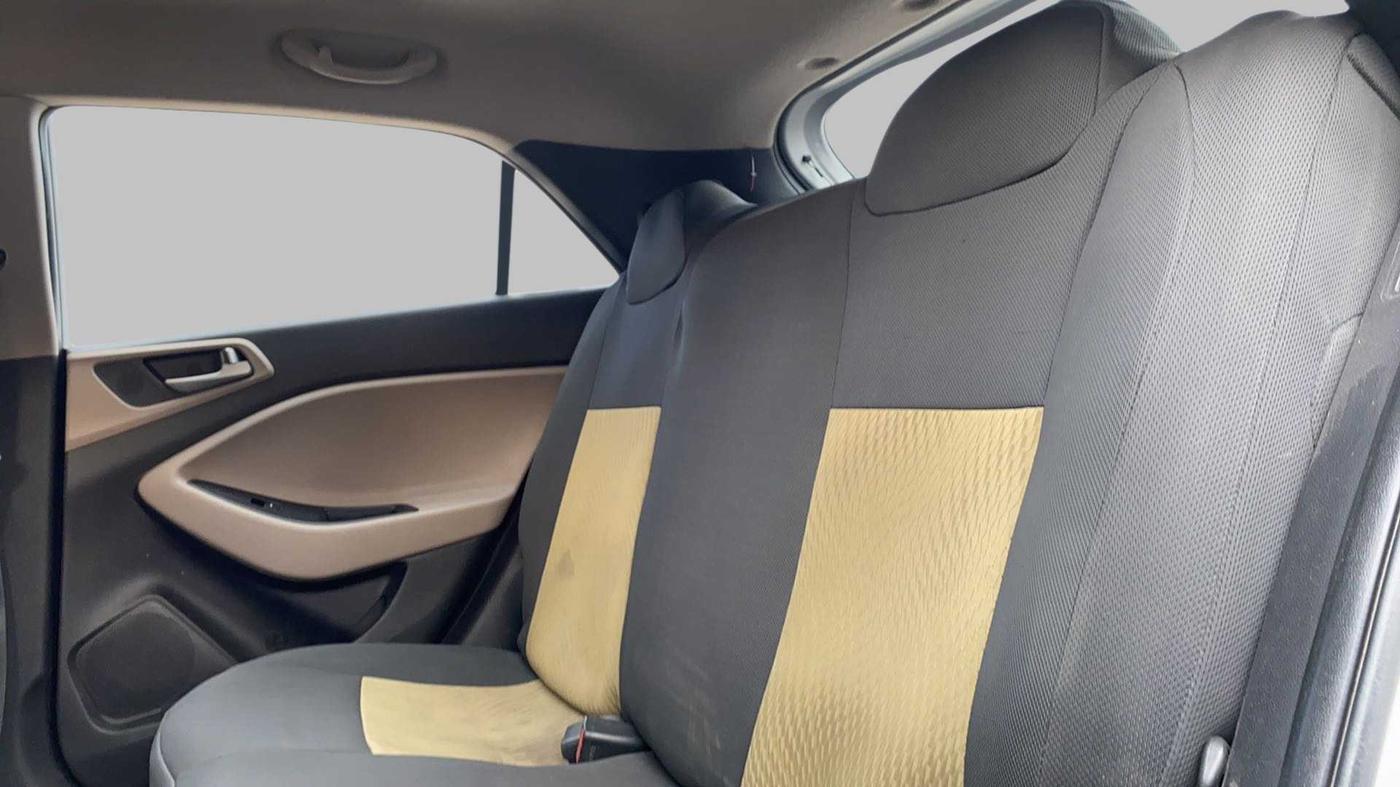 2018 Hyundai Elite i20 SPORTZ 1.4 CRDI, Diesel, Manual, 69,295 km, Right Side Rear Door Cabin