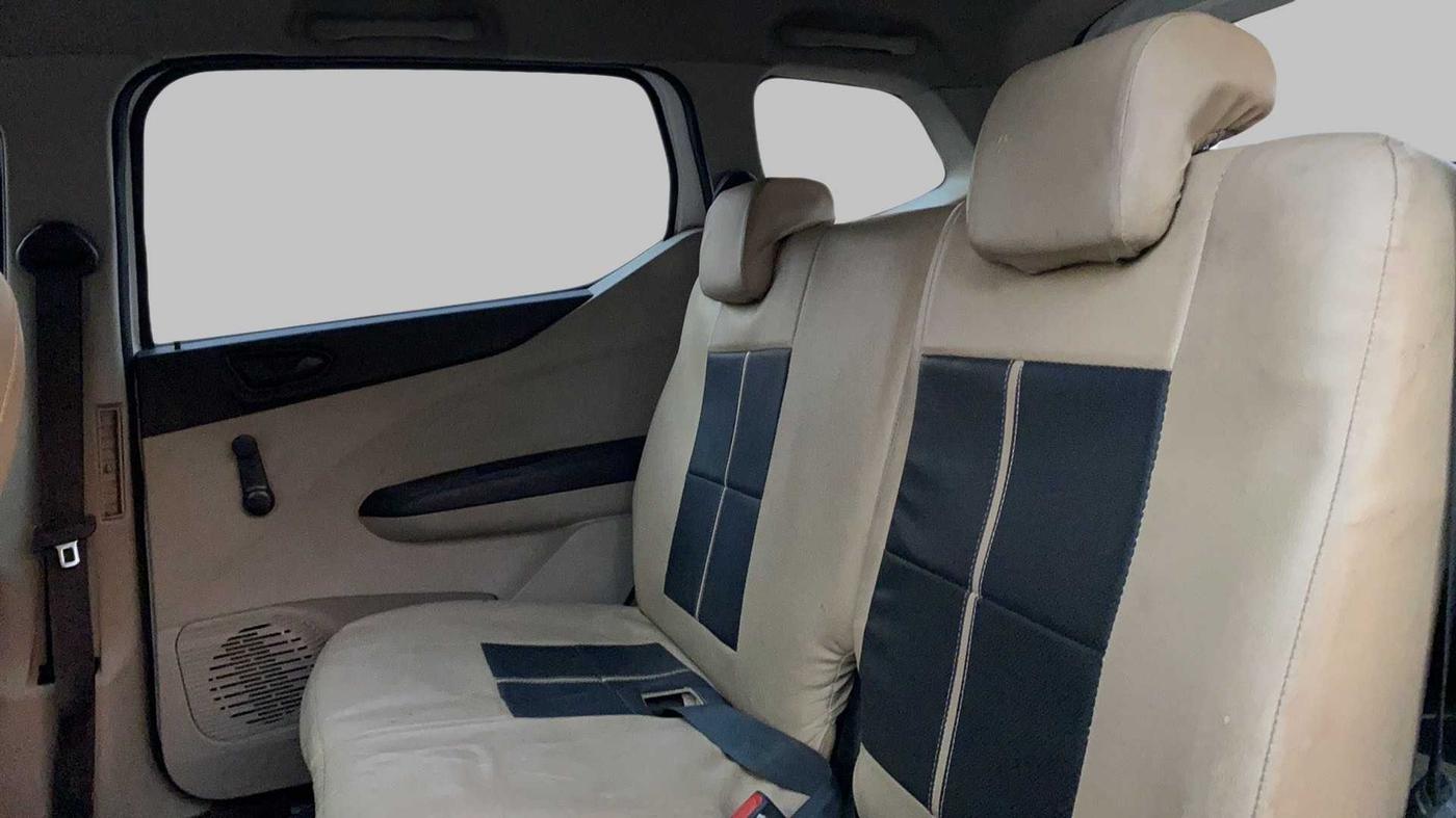 2019 Renault TRIBER RXL MT, Petrol, Manual, 37,166 km, Right Side Rear Door Cabin