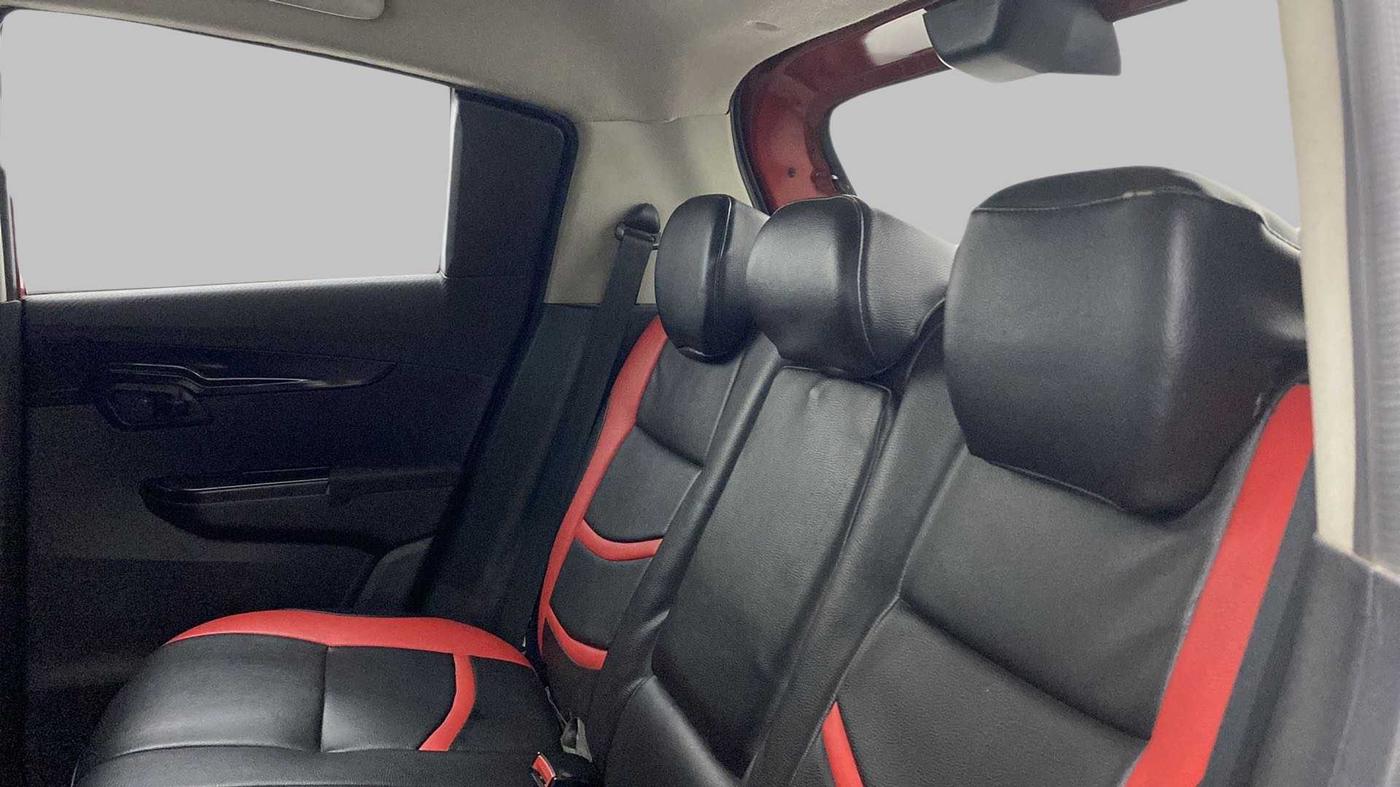 2017 Mahindra Kuv100 K8 6 STR DUAL TONE, Petrol, Manual, 79,009 km, Right Side Rear Door Cabin