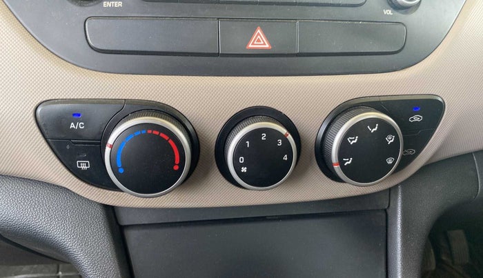 2015 Hyundai Xcent S 1.1 CRDI, Diesel, Manual, 39,210 km, AC Unit - Minor issue in the heater switch