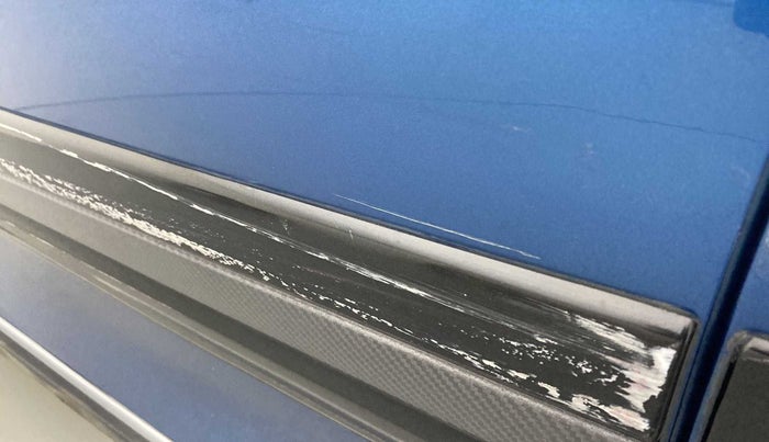 2018 Maruti IGNIS ALPHA 1.2 DUAL TONE, Petrol, Manual, 97,644 km, Front passenger door - Minor scratches