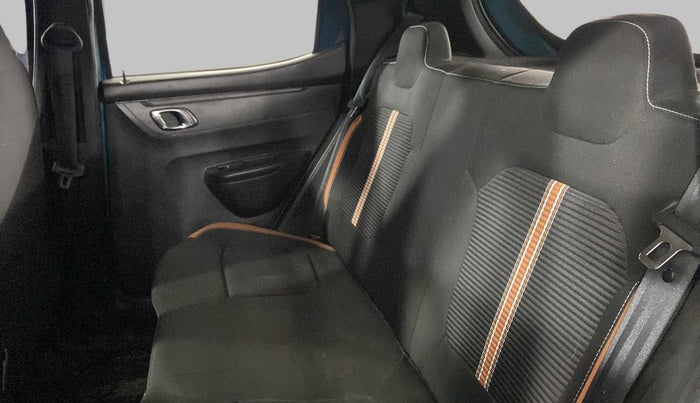 2021 Renault Kwid CLIMBER 1.0 AMT (O), Petrol, Automatic, 17,585 km, Right Side Rear Door Cabin