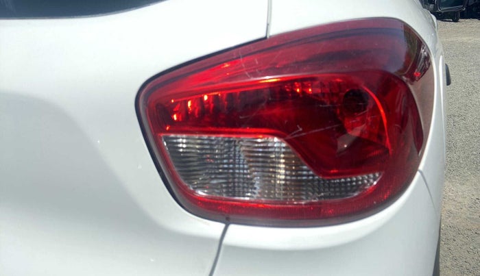 2018 Renault Kwid RXT 1.0 (O), Petrol, Manual, 21,295 km, Right tail light - Minor damage