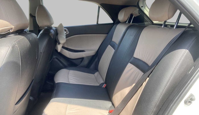 2015 Hyundai Elite i20 ASTA 1.2, Petrol, Manual, 63,842 km, Right Side Rear Door Cabin
