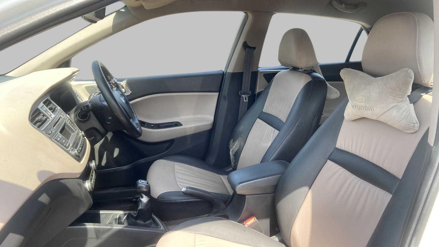 2015 Hyundai Elite i20 ASTA 1.2, Petrol, Manual, 63,842 km, Right Side Front Door Cabin