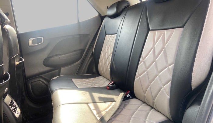 2020 Hyundai VENUE SX PLUS 1.0 TURBO DCT, Petrol, Automatic, 68,413 km, Right Side Rear Door Cabin