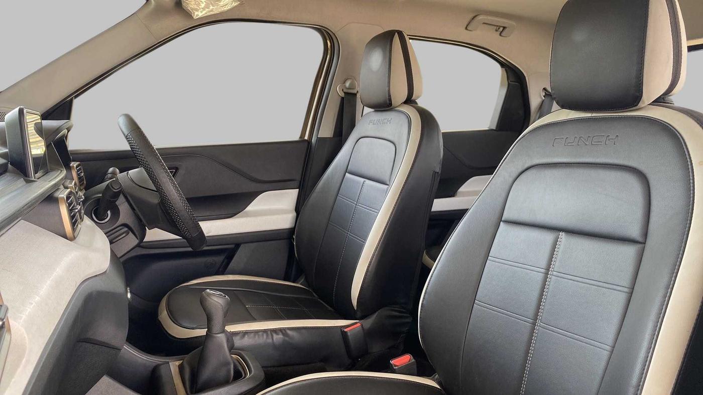 2022 Tata PUNCH ACCOMPLISHED MT, Petrol, Manual, 5,189 km, Right Side Front Door Cabin