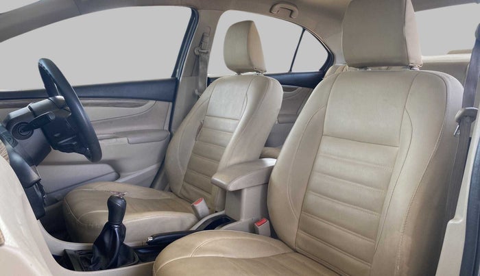 2019 Maruti Ciaz SIGMA 1.5 SHVS MT  PETROL, Petrol, Manual, 58,643 km, Right Side Front Door Cabin