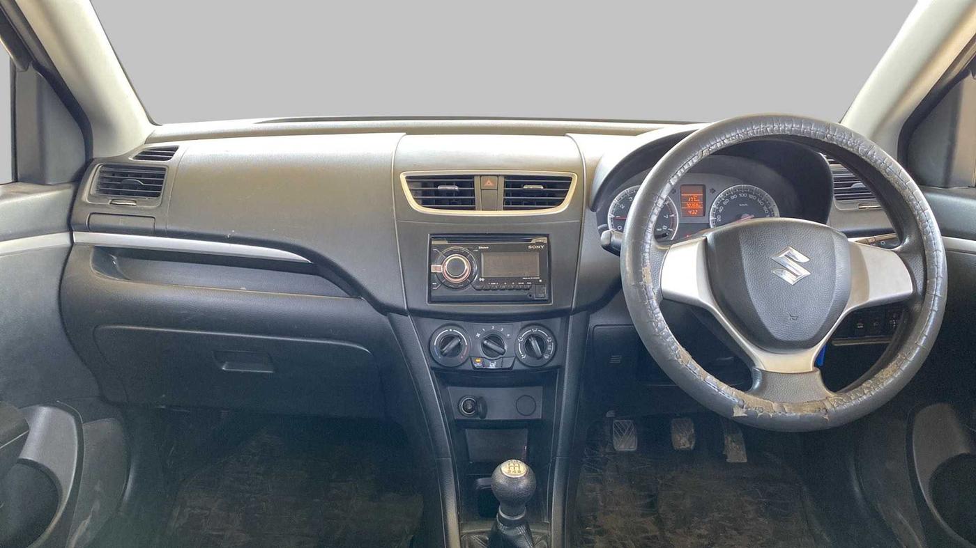 2014 Maruti Swift VXI, Petrol, Manual, 70,344 km, Dashboard