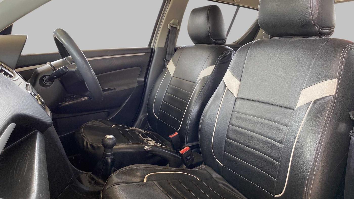2014 Maruti Swift VXI, Petrol, Manual, 70,344 km, Right Side Front Door Cabin
