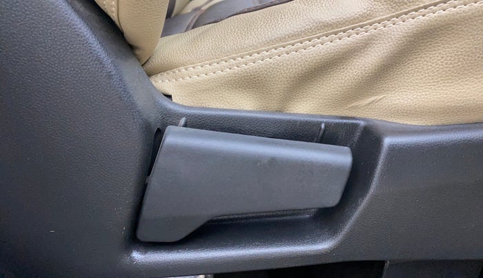 2020 Renault TRIBER RXT AMT, Petrol, Automatic, 36,127 km, Driver Side Adjustment Panel