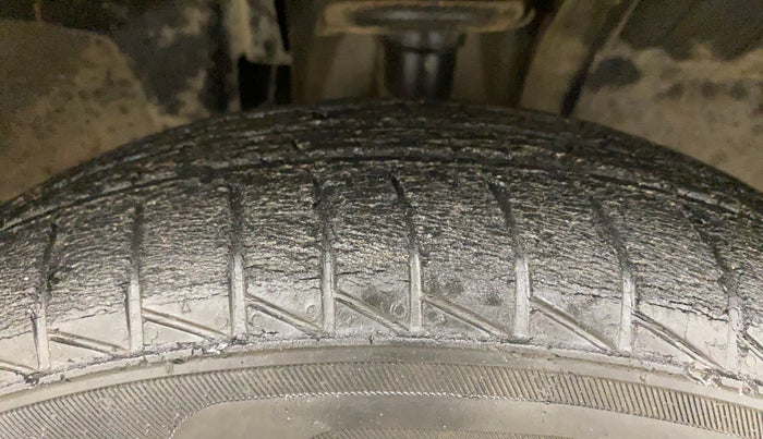 2020 Renault TRIBER RXT AMT, Petrol, Automatic, 36,127 km, Right Front Tyre Tread