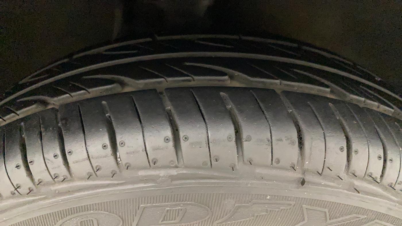 2018 Maruti Alto 800 VXI, Petrol, Manual, 65,730 km, Right Front Tyre Tread