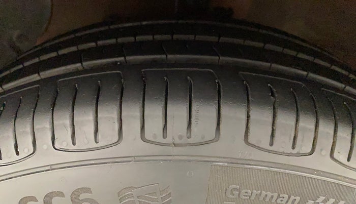 2017 Hyundai Grand i10 MAGNA 1.2 KAPPA VTVT, CNG, Manual, 40,924 km, Left Front Tyre Tread