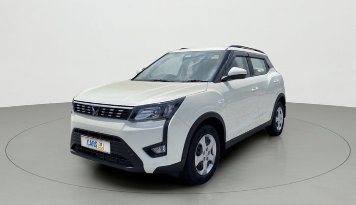 2022 Mahindra XUV300 W6 1.2 PETROL AMT, Petrol, Automatic, 2,286 km, Left Front Diagonal