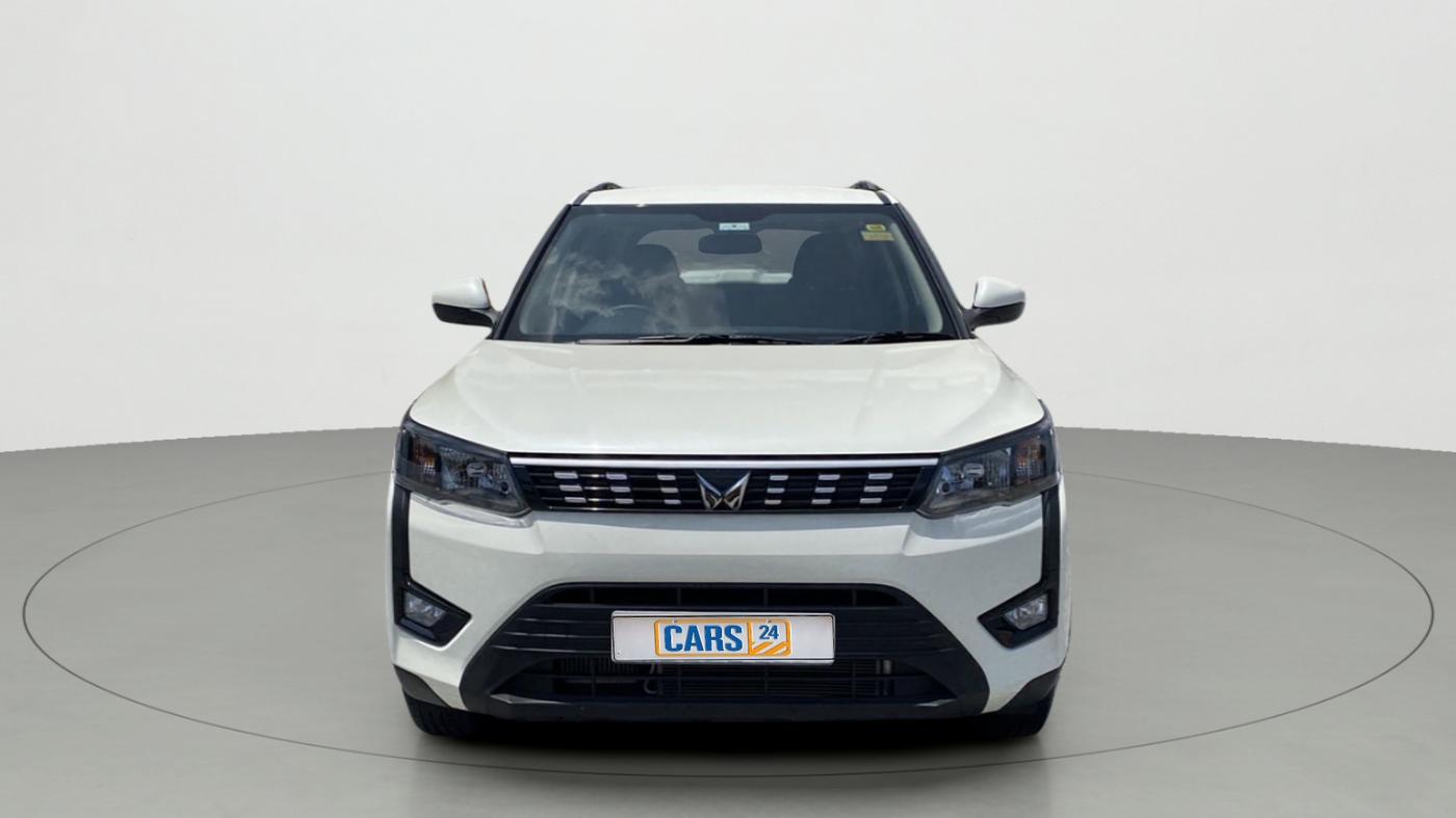 2022 Mahindra XUV300 W6 1.2 PETROL AMT, Petrol, Automatic, 2,286 km, Front