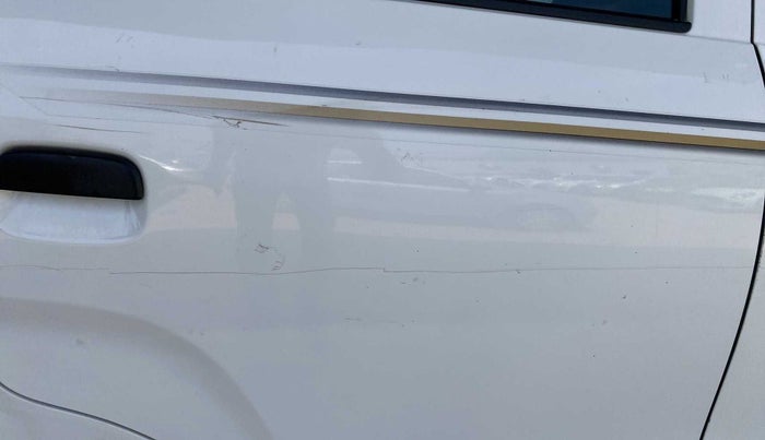2021 Maruti New Wagon-R LXI CNG 1.0, CNG, Manual, 15,632 km, Right rear door - Minor scratches