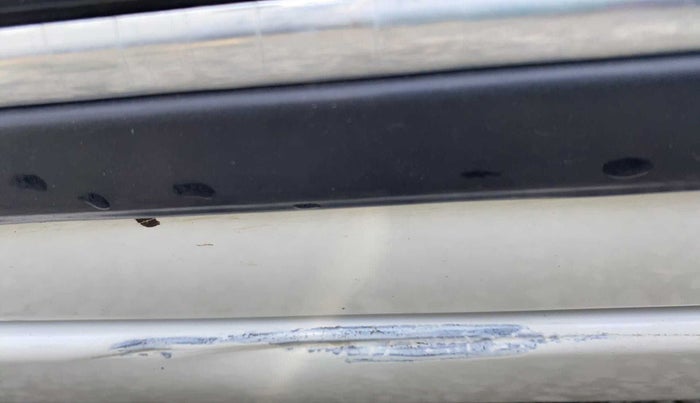 2019 Maruti Swift VXI, Petrol, Manual, 39,068 km, Left running board - Minor scratches