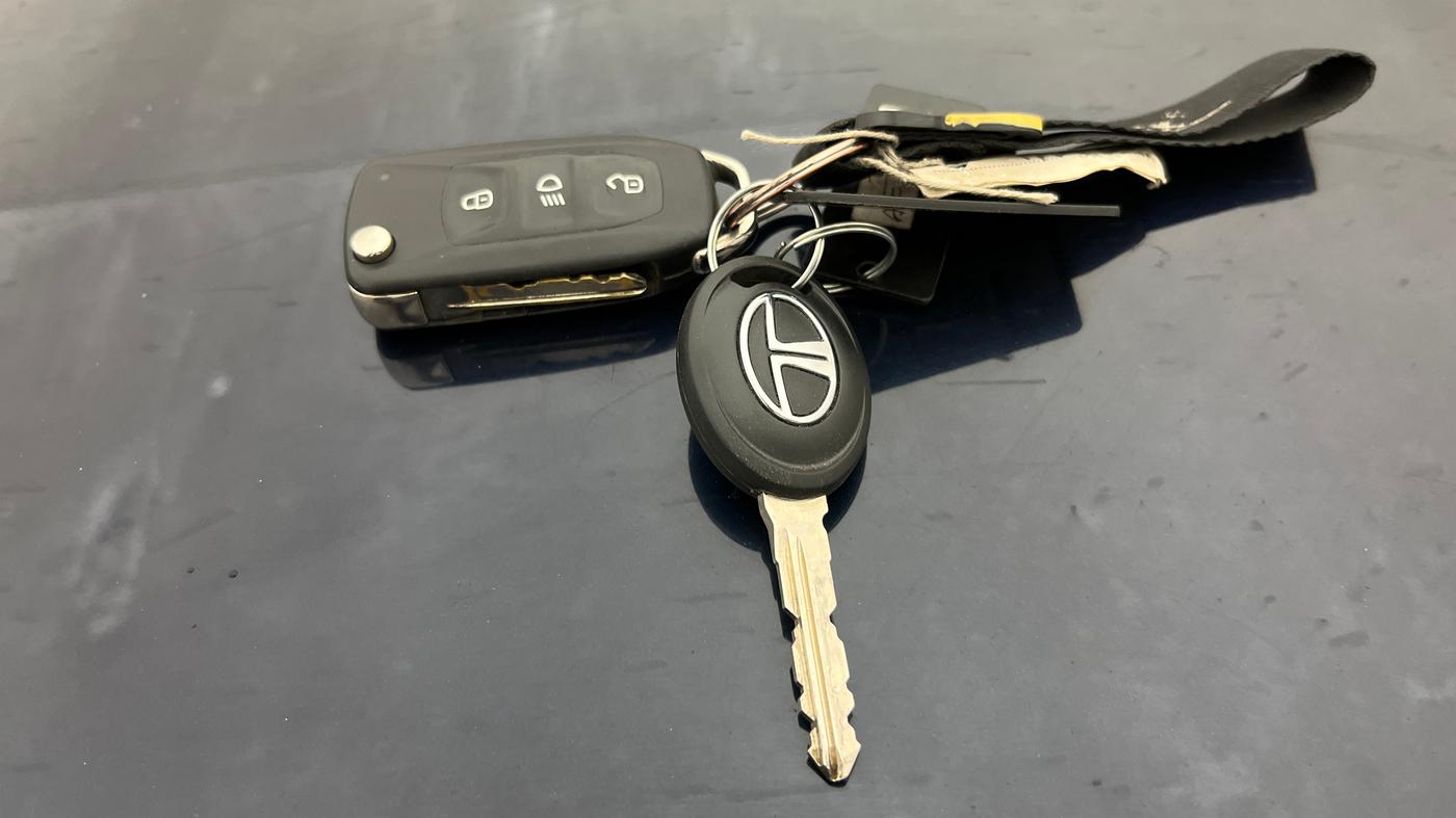 2019 Tata TIGOR XZ PLUS PETROL, Petrol, Manual, 1,05,743 km, Key Close Up