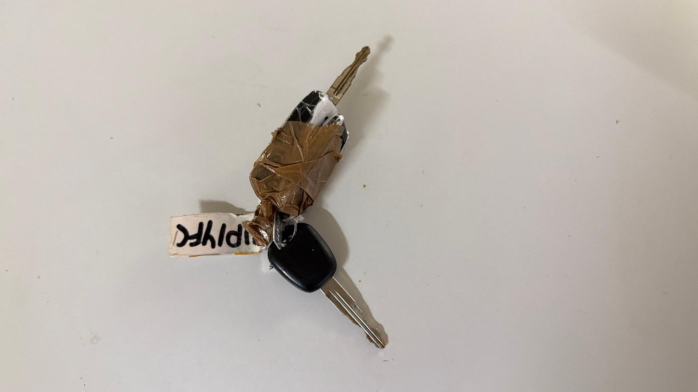 2022 Maruti Swift LXI, Petrol, Manual, 1,42,854 km, Key Close Up