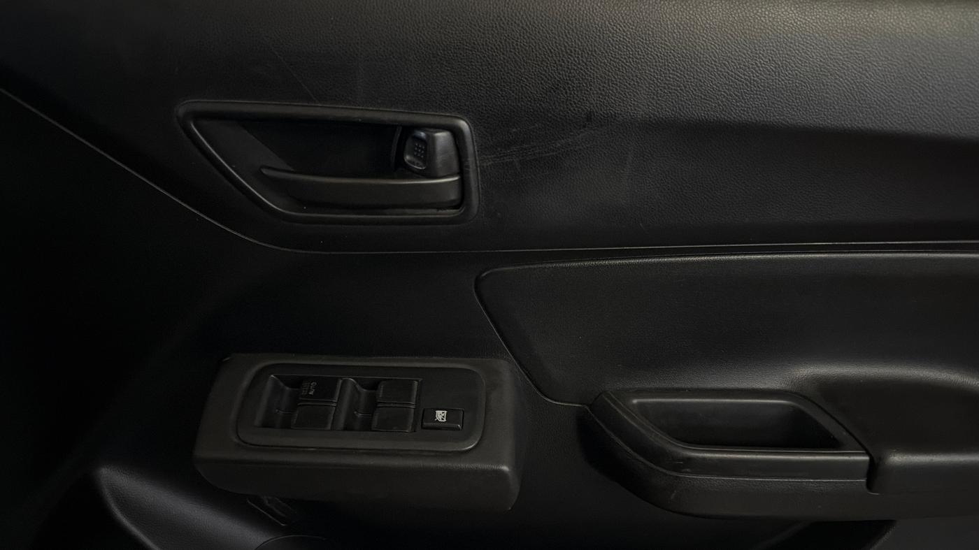 2022 Maruti Swift LXI, Petrol, Manual, 1,42,854 km, Driver Side Door Panels Control
