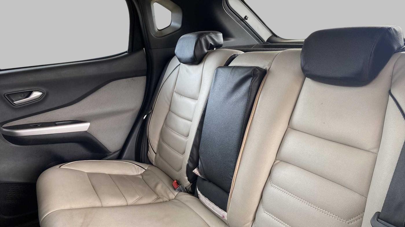2021 Nissan MAGNITE XL TURBO, Petrol, Manual, 52,141 km, Right Side Rear Door Cabin
