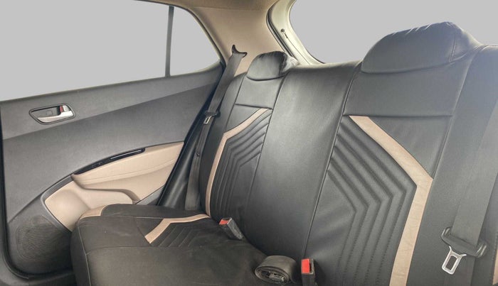 2017 Hyundai Grand i10 SPORTZ (O) 1.2 KAPPA VTVT, Petrol, Manual, 41,866 km, Right Side Rear Door Cabin