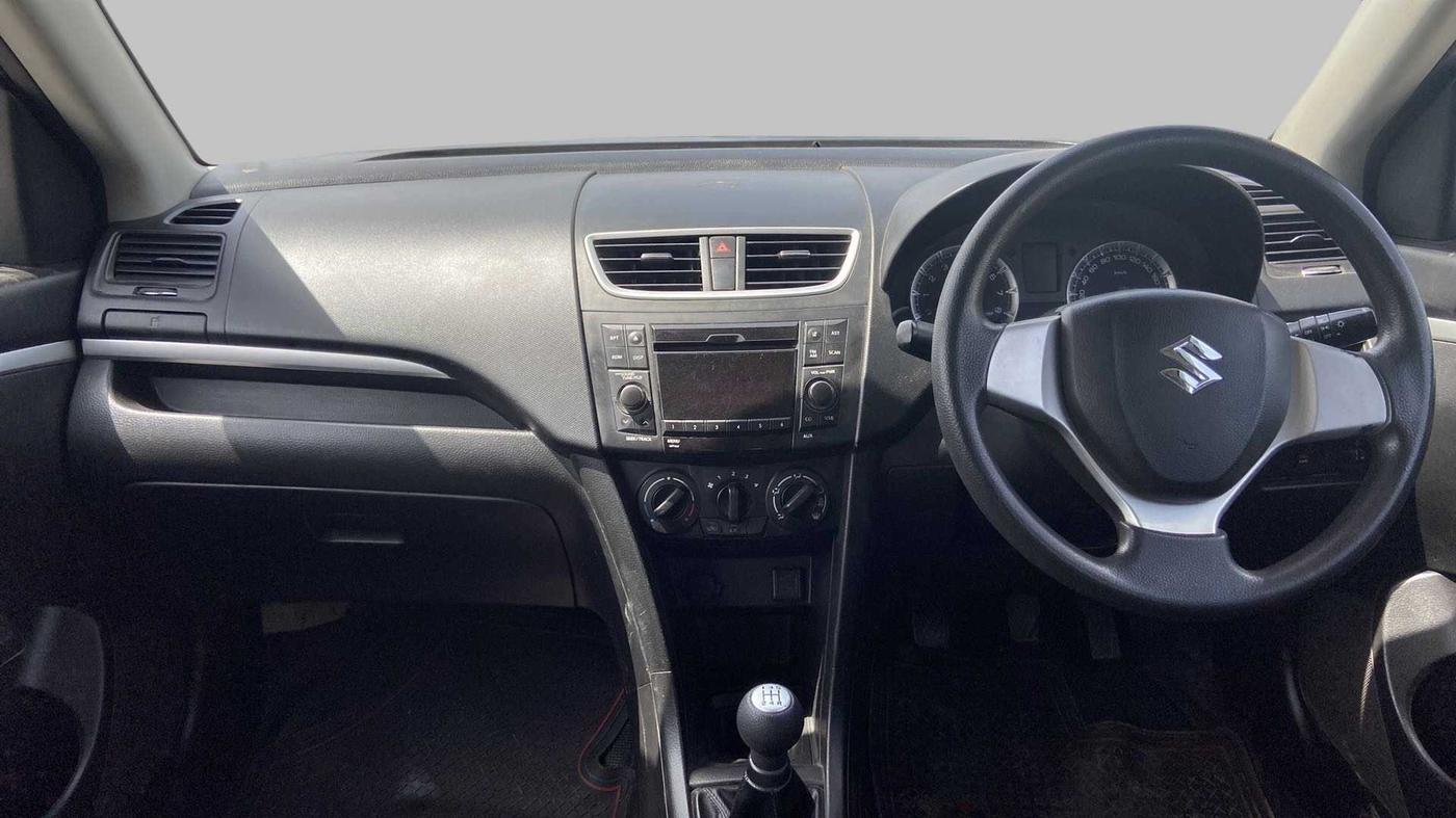2013 Maruti Swift VXI, Petrol, Manual, 63,200 km, Dashboard