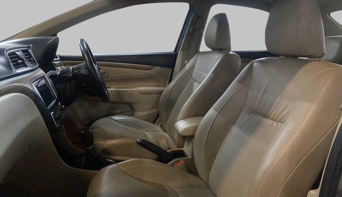 2020 Maruti Ciaz ALPHA  AT 1.5 SHVS PETROL, Petrol, Automatic, 44,460 km, Right Side Front Door Cabin