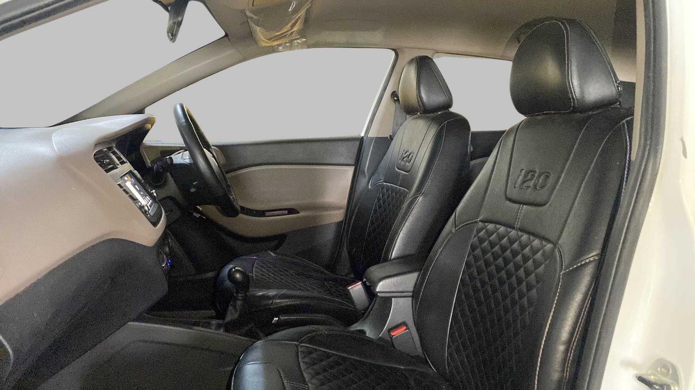 2020 Hyundai Elite i20 SPORTZ PLUS 1.2, Petrol, Manual, 35,341 km, Right Side Front Door Cabin