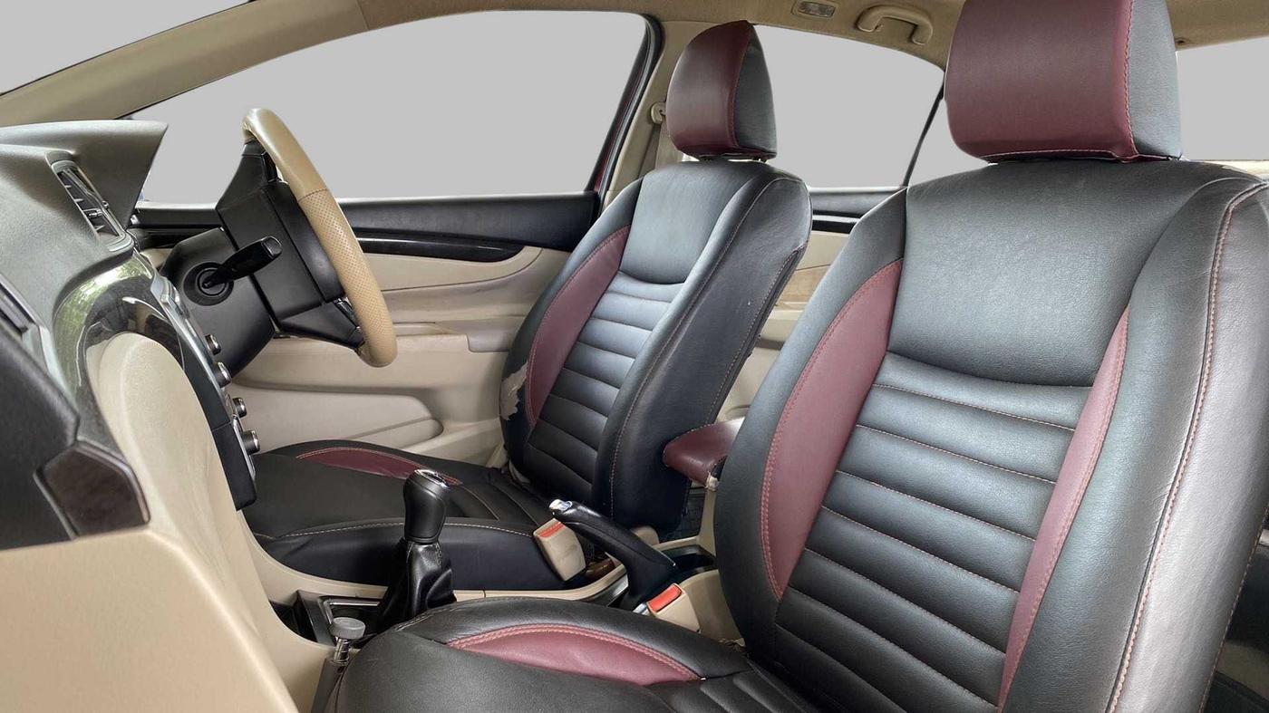 2015 Maruti Ciaz ZDI, Diesel, Manual, 1,15,516 km, Right Side Front Door Cabin