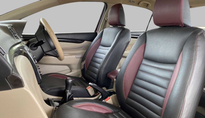 2015 Maruti Ciaz ZDI, Diesel, Manual, 1,15,516 km, Right Side Front Door Cabin