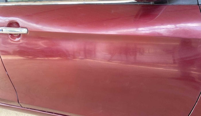 2015 Maruti Ciaz ZDI, Diesel, Manual, 1,15,516 km, Driver-side door - Beading has minor damage