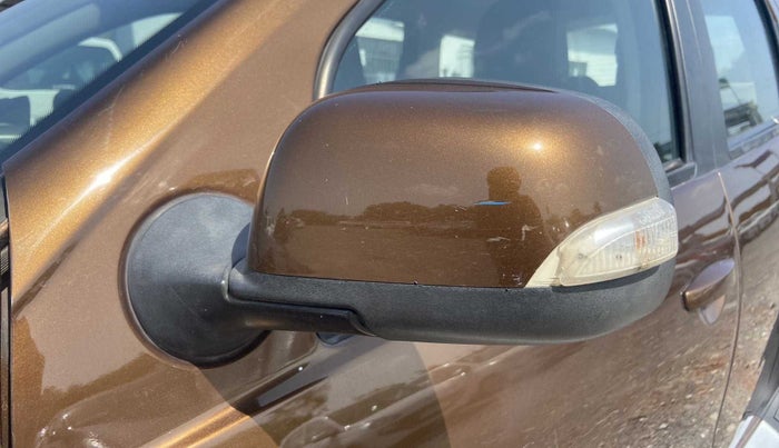 2017 Renault Duster 110 PS RXZ DIESEL, Diesel, Manual, 1,01,034 km, Left rear-view mirror - Folding motor not working