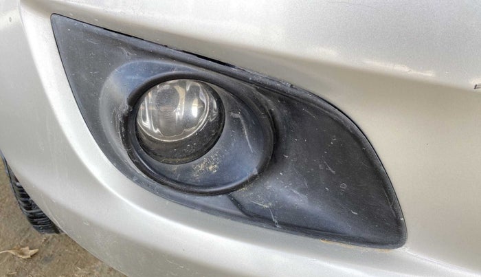 2014 Maruti Swift VXI, Petrol, Manual, 60,574 km, Right fog light - Not working