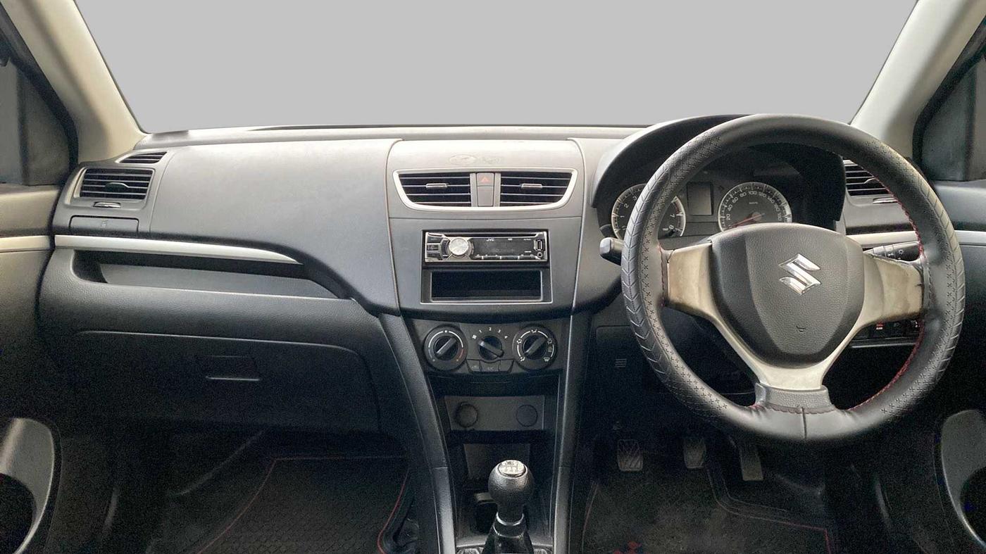 2013 Maruti Swift VXI, Petrol, Manual, 77,965 km, Dashboard